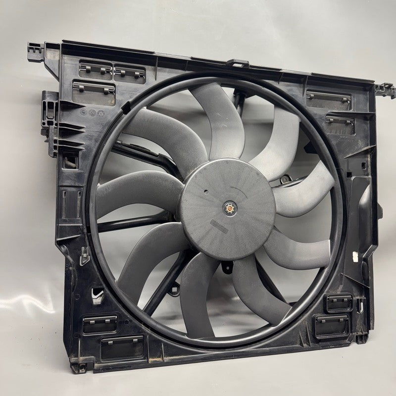 7647652 BMW 535I RADIATOR FAN 640I 740I 2011 2012 2013 2014 2015 2016  OEM 7647652