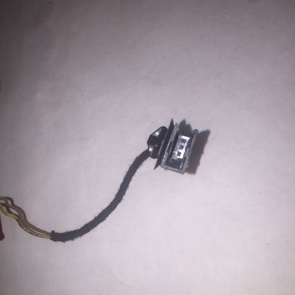 7187221-08 BMW 750I REAR CENTER BRAKE LIGHT 2009 2010 2011 2012 2013 2014 2015 OEM