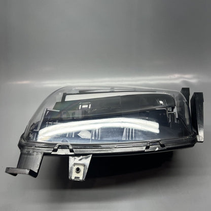 1034327-00-A TESLA MODEL X FOG LIGHT RIGHT PASSENGER 2016 17 18 19 2020 1034327-00-A UPLEVEL