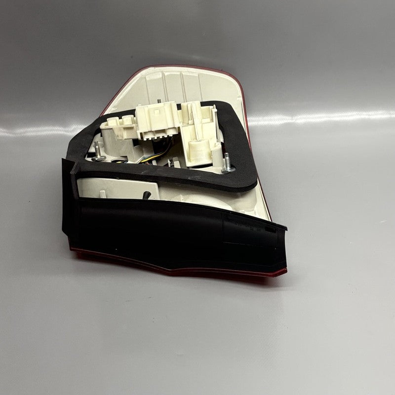 328 BMW 328 TAIL LIGHT LEFT DRIVER 2009 2010 2011 LED OEM