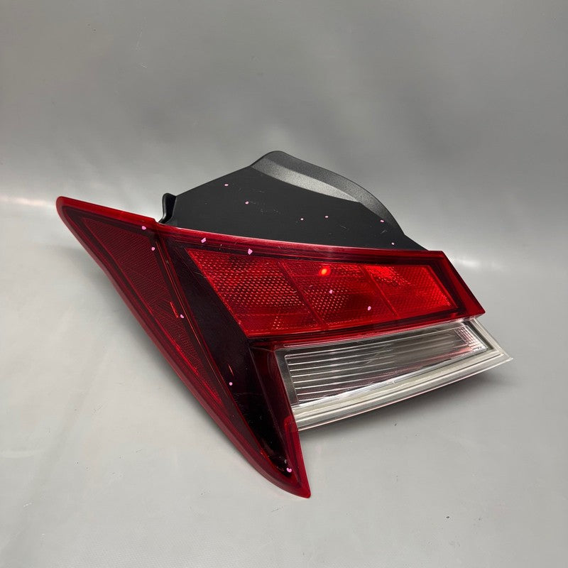 HYUNDAI ELANTRA TAIL LIGHT LEFT DRIVER 2021 2022 2023 OEM 92401AA020