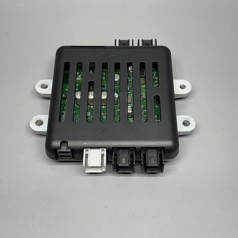 1042829-00-F TESLA MODEL X WI-FI USB CONTROL MODULE 2016 2017 2018 2019 2020 OEM 1042829-00-F