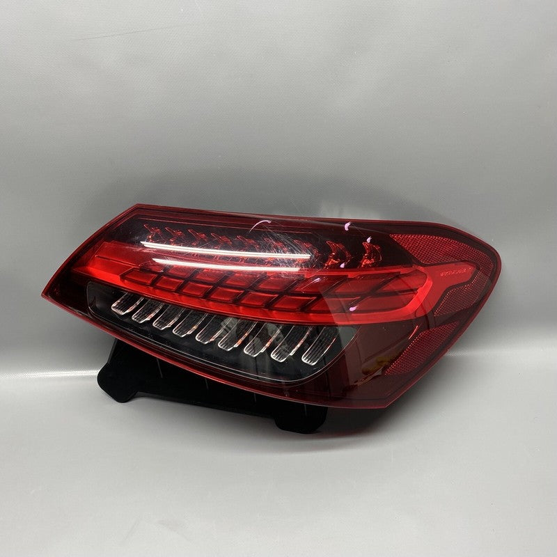 MERCEDES BENZ E300 E450 TAIL LIGHT RIGHT PASSENGER A2139065609 2021 20