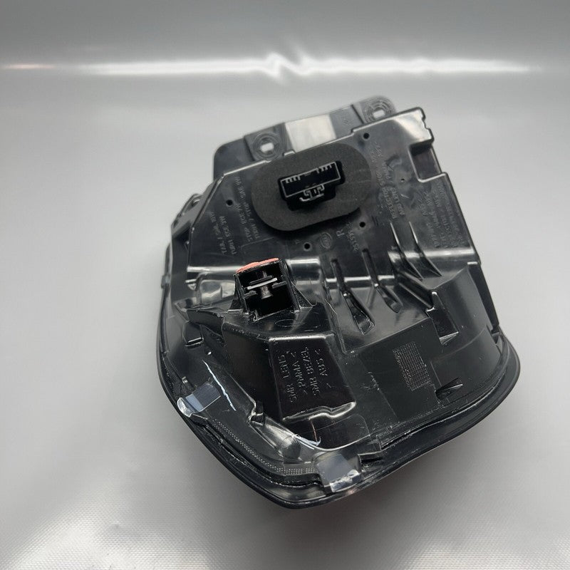 H4946305007 BMW X3 TAIL LIGHT RIGHT PASSENGER 2022 2023 2024 OEM H4946305007