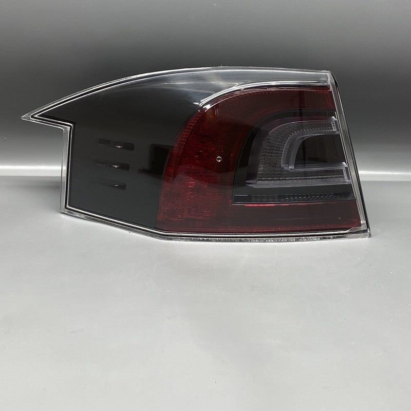 TESLA MODEL S TAIL LIGHT LEFT DRIVER 6005918-00-F 2016 2017 2018 2019 