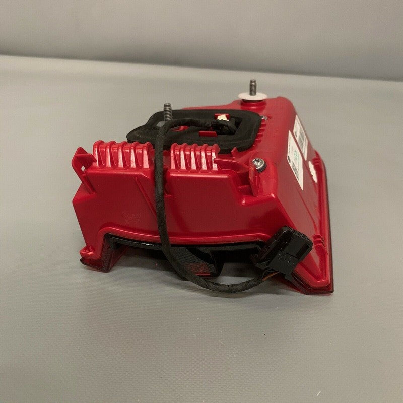 95B945094 PORSCHE MACAN TAIL LIGHT RIGHT INNER 2015 2016 2017 2018 OEM 