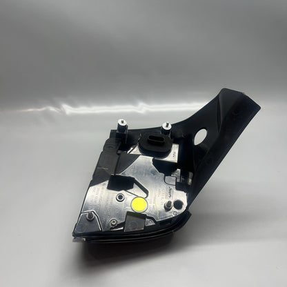 1502086-00-D TESLA MODEL Y  TAIL LIGHT LEFT DRIVER 2020 2021 2022 2023 LED 4 PIN 1502086-00-D