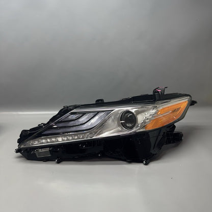 TOYOTA CAMRY HEADLIGHT RIGHT PASSENGER THREE STRIP DRL LED 2018 2019 2020 OEM