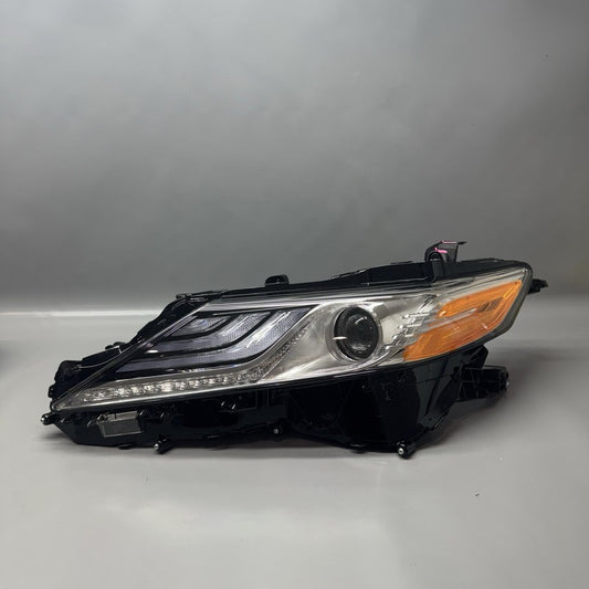 TOYOTA CAMRY HEADLIGHT RIGHT PASSENGER THREE STRIP DRL LED 2018 2019 2020 OEM