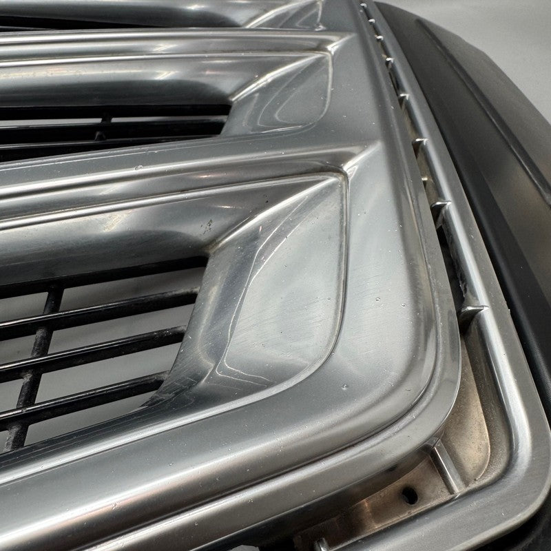 CADILAC ESCALADE GRILLE 2015 2016 2017 2018 2019 2020 OEM 23329115