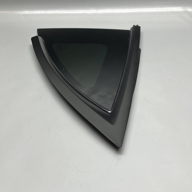 1495740-00-E TESLA MODEL Y QUARTER GLASS LEFT REAR 2020 2021 2022 2023 OEM 1495740-00-E
