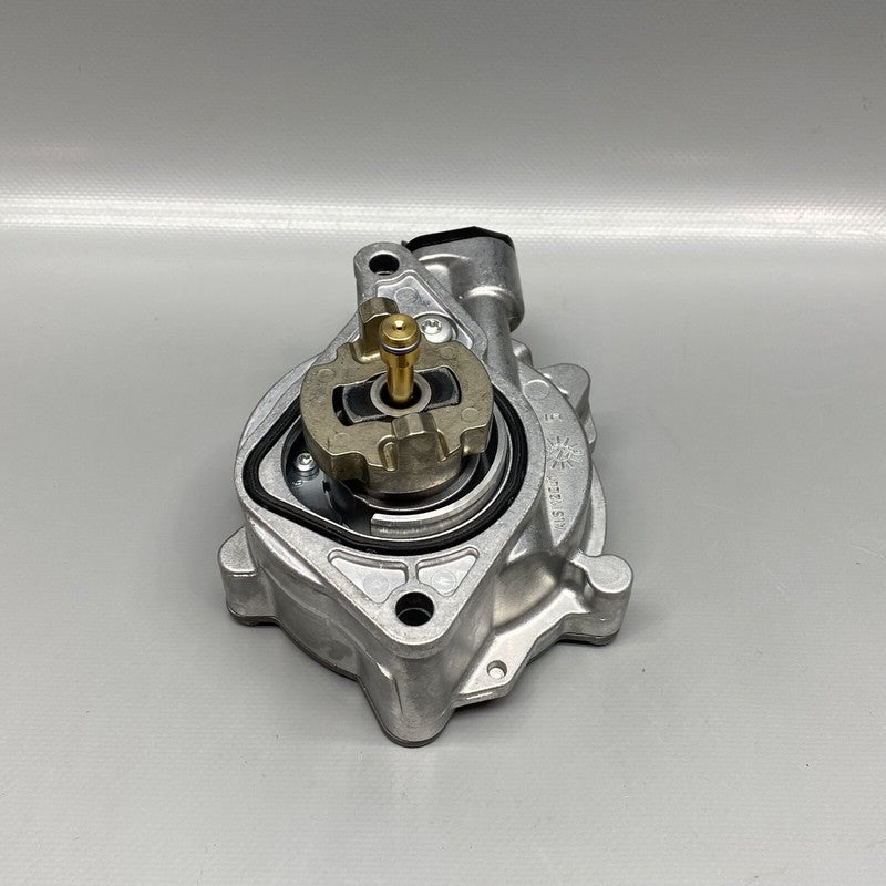 LR082226 / FX23-2A451-AB LAND ROVER DEFENDER PUMP VACUM RIGHT 2020 2021 2022 OEM FX23-2A451-AB