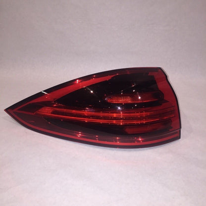 7P5945207H PORSCHE CAYENNE TAIL LIGHT LEFT DRIVER 7P5945207H 2015 2016 OEM 