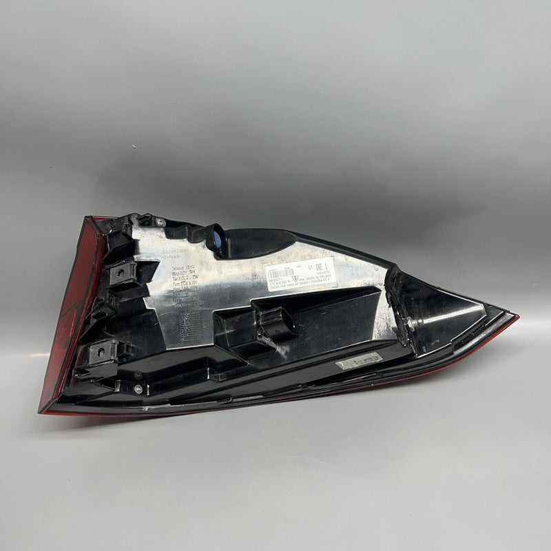 7P5945207R PORSCHE CAYENNE TAIL LIGHT LEFT DRIVER 2015 2016 2017 LED OEM 7P5945207R