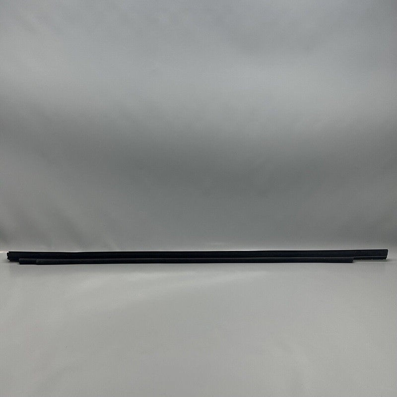 1098684-00-D TESLA MODEL X DOOR WINDOW MOLDING RIGHT FRONT 2015 16 17 18 19 20 21 22 2023 OEM