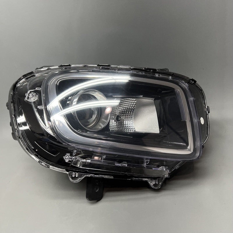HYUNDAI VENUE HEADLIGHT RIGHT PASSENGER 2020 2021 2022 2023 2024 HALOG
