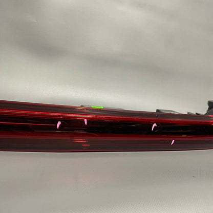 4KE945095C AUDI E-TRON CENTER REAR TAIL LIGHT 4KE945095C 2019 2020 OEM