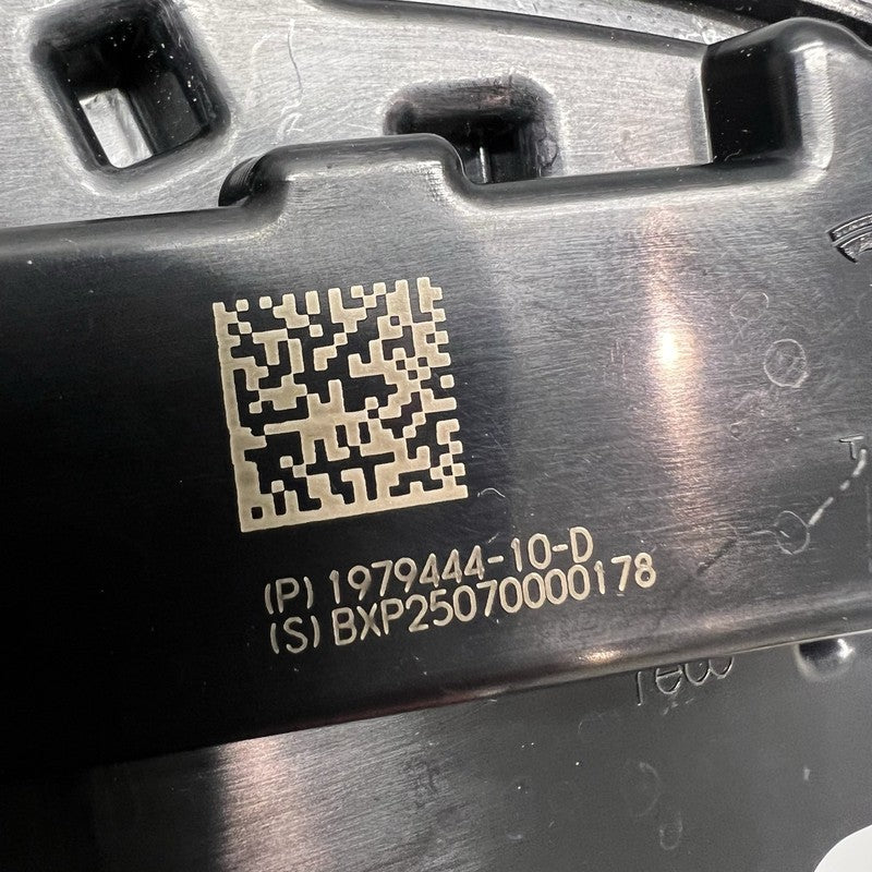 1979444-10-D TESLA MODEL Y JUNIPER REAR VALANCE TAIL LIGHT REFLECTOR LEFT DRIVER 2025 OEM 