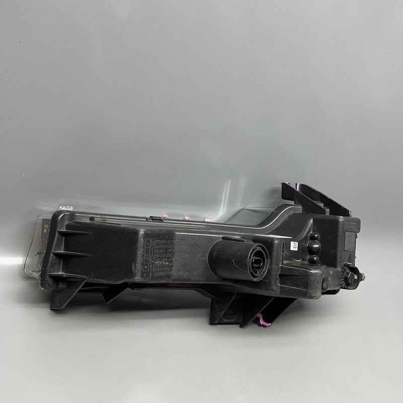 1077392-00-F TESLA MODEL 3 FOG LIGHT RIGHT PASSENGER 2017 2018 2019 2020 2021 2022 DAMAGED