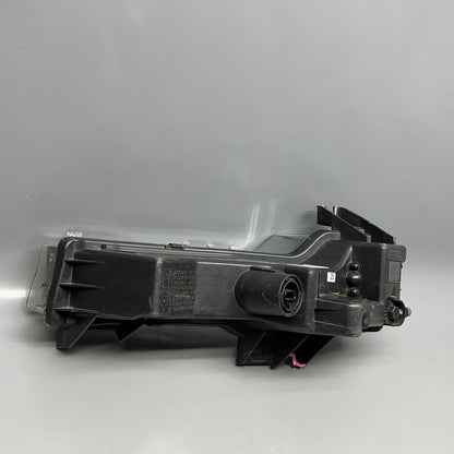 1077392-00-F TESLA MODEL 3 FOG LIGHT RIGHT PASSENGER 2017 2018 2019 2020 2021 2022 DAMAGED