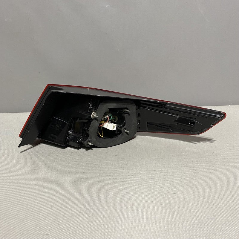 924014C000 KIA OPTIMA TAIL LIGHT LEFT DRIVER 924014C000 2011 2012 2013 OEM SEDAN