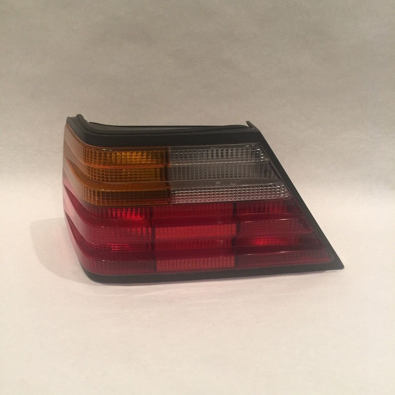 MERCEDES BENZ E320 TAIL LIGHT LEFT SIDE 1989 1990 1991 1992 1993 1994 1995 OEM