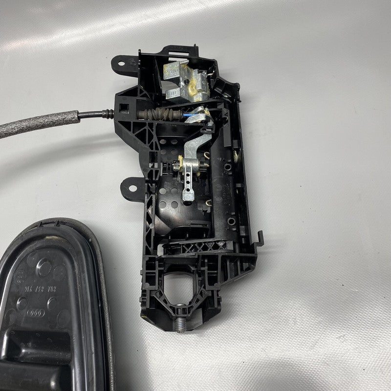8X1837016E AUDI A4 A5 LOCK LATCH RIGHT 8X1837016E 2021 2022 OEM