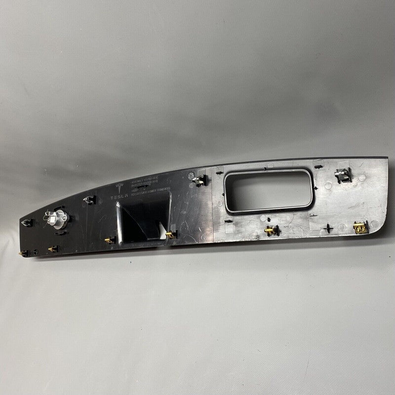 1037897-00-E TESLA MODEL X LIFTGATE TRIM MOLDING LOWER 2016 2017 2018 19 2020 OEM 1037897-00