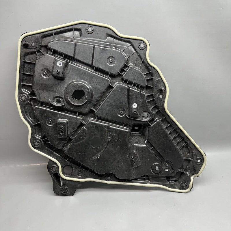 1526807-00-B TESLA MODEL Y DOOR CLOSEOUT PANEL ONLY RIGHT REAR 2020 21 22 2023 1526807-00-B