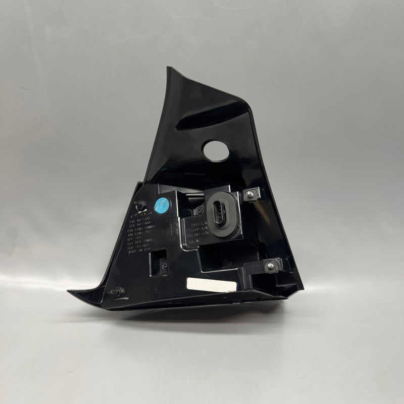TESLA MODEL 3 TAIL LIGHT RIGHT PASSENGER 2017 2018 2019 2020 2021 2022