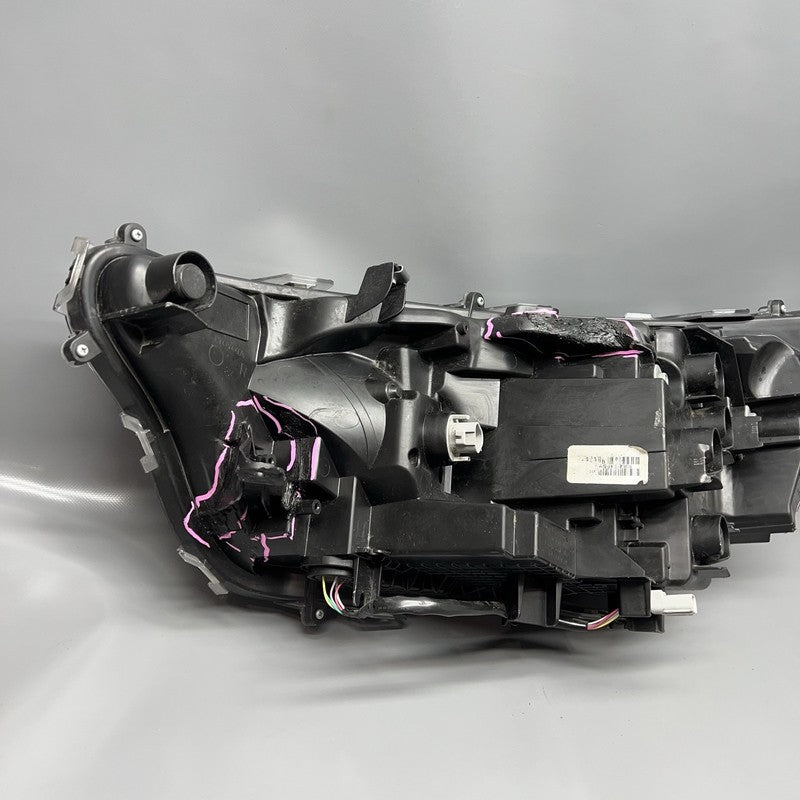 RAV 4 TOYOTA RAV 4 HEADLIGHT RIGHT PASSENGER 2022 2023 2024 OEM 