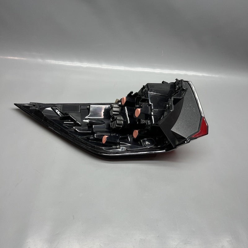 81560-0R09000 TOYOTA RAV4 TAIL LIGHT LEFT DRIVER 2019 2020 2021 OEM 81560-0R09000