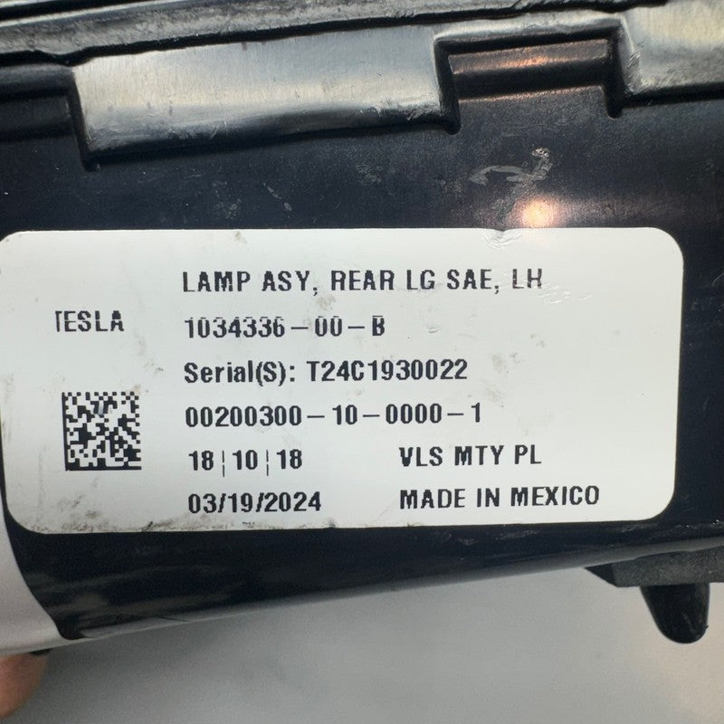 TESLA MODEL X TAIL LIGHT LIFTGATE LEFT DRIVER 2016 2017 2018 2019 2020