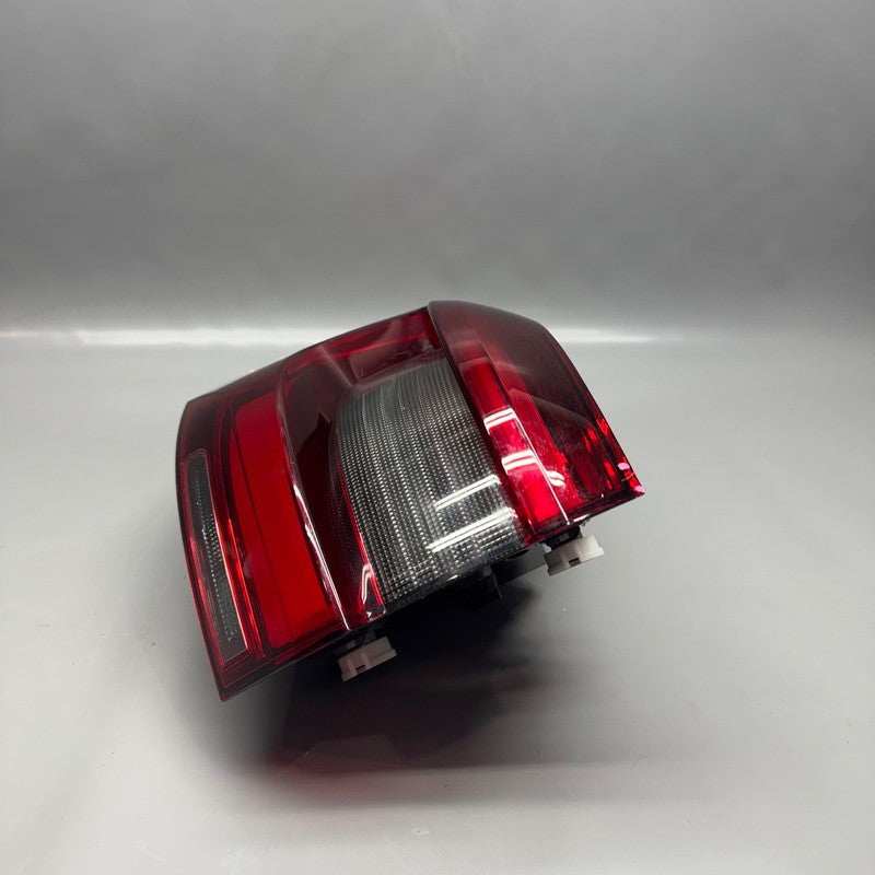 BMW X5 TAIL LIGHT LEFT DRIVER X5M 2019 2020 2021 2022 2023 OEM 3744226
