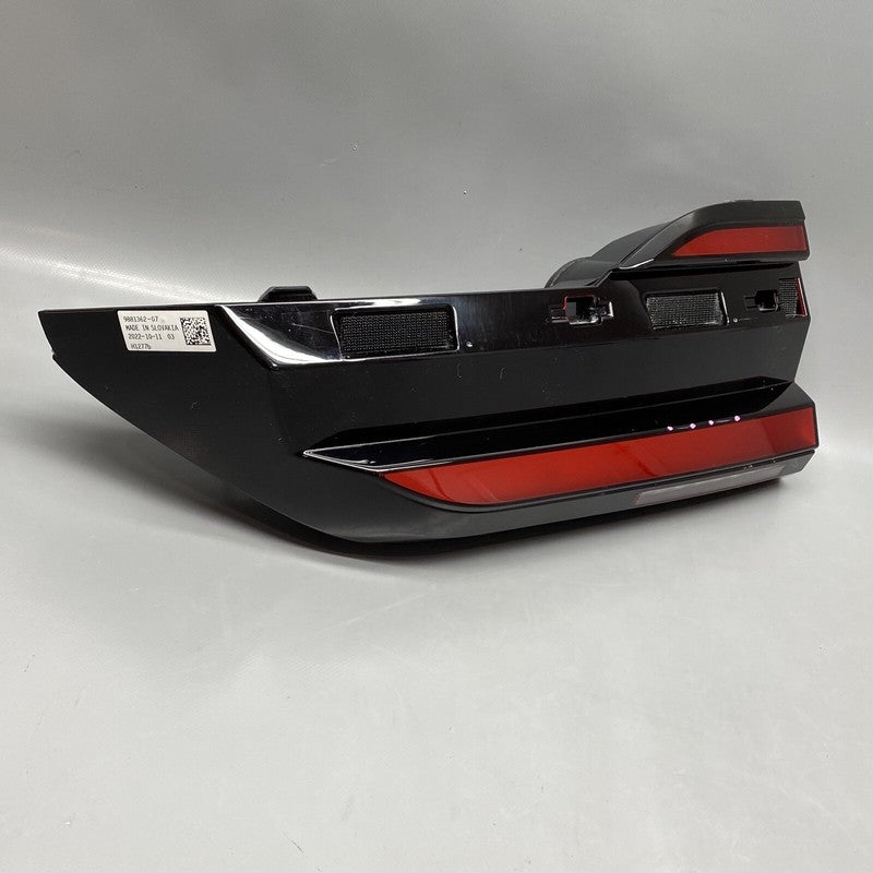 X7 BMW X7 TAIL LIGHT RIGHT INNER 2022 2023 OEM