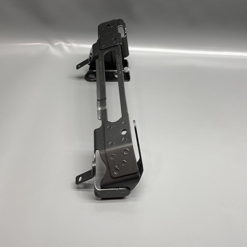 4KE820195AC AUDI E-TRON AC COMPRESSOR BRACKET UPPER 2019 2020 2021 2022 2023 4KE820195AC