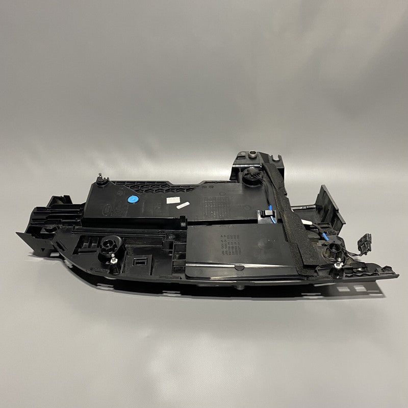 LR129773 LAND ROVER DEFENDER TAIL LIGHT RIGHT PASSENGER LED 2020 2021 LR129773