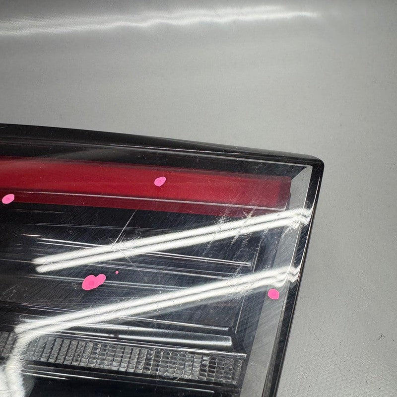 TESLA MODEL Y TAIL LIGHT RIGHT PASSENGER 2020 2021 2022 2023 2024 OEM