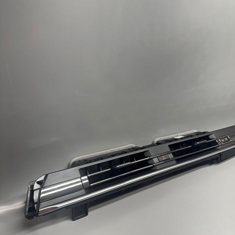 RANGE ROVER SPORT CENTER DASHBOARD AIR VENT GRILLE 2023-2025 OEM M8E2-