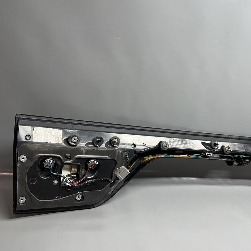 68156575AG DODGE DURANGO LIFTGATE TAIL LIGHT 2019 2020 2021  OEM 68156575AG