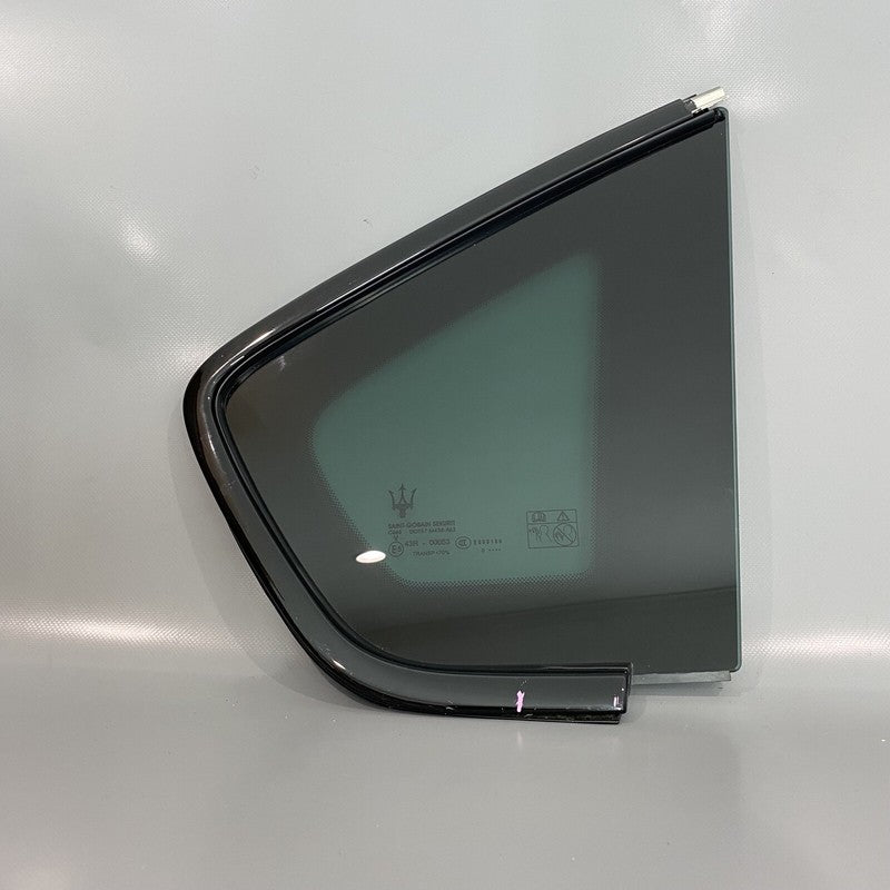 6701371370 MASERATI QUATTROPORTE QUARTER GLASS RIGHT REAR 6701371370 2016 2017 2018 OEM