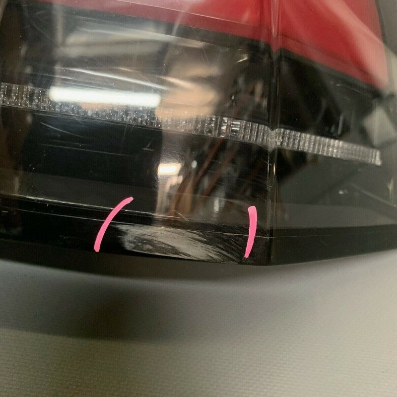 1034333-00-A TESLA MODEL X TAIL LIGHT RIGHT PASSENGER SIDE 2016 2017 2018 2019 OEM