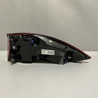 95863106131 PORSCHE CAYENNE TURBO GTS TAIL LIGHT LEFT DRIVER 95863106131 2015 2016 2017 OEM
