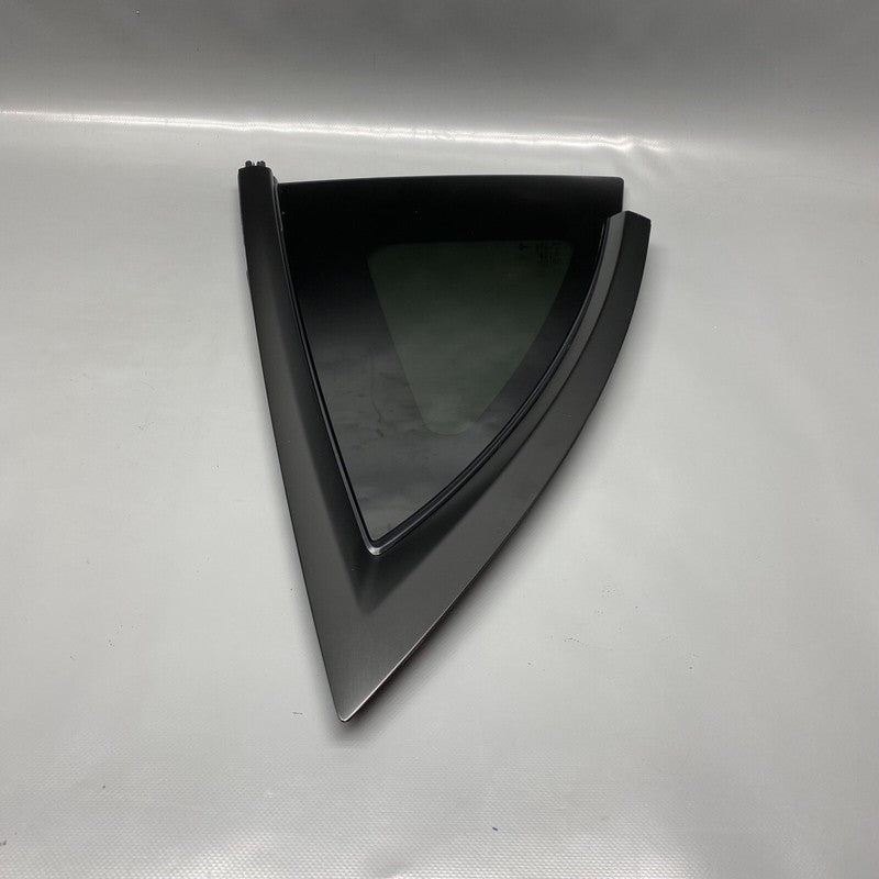 1495741-00-E TESLA MODEL Y QUARTER GLASS RIGHT REAR 2020 2021 2022 2023 OEM 1495741-00-E