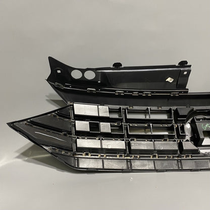 17A853653E VOLKSWAGEN JETTA GRILLE UPPER 17A853653E 2019 2020 OEM