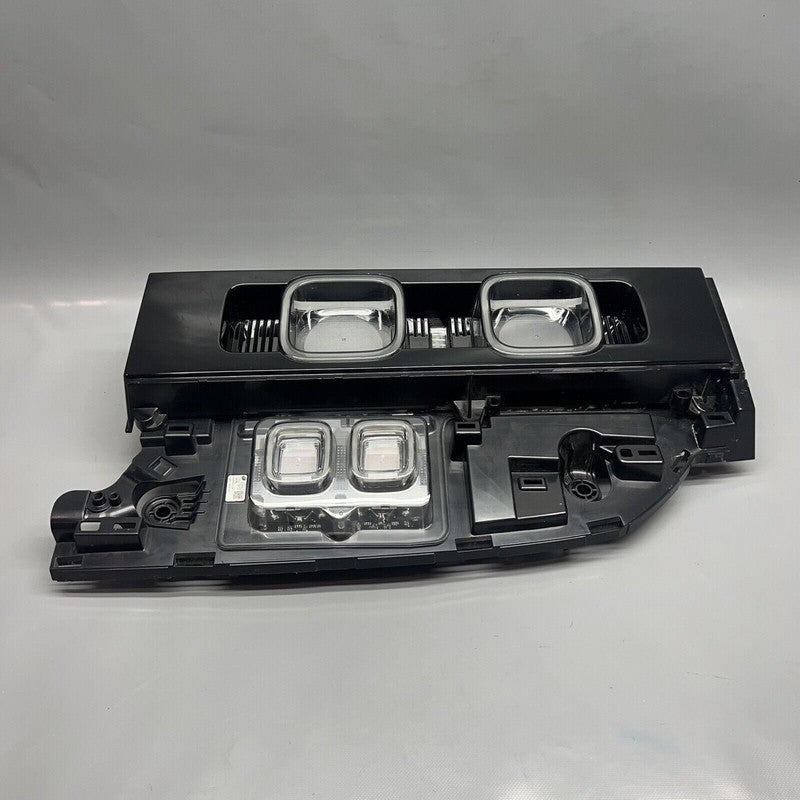 L8B3-13404-DD LAND ROVER DEFENDER TAIL LIGHT RIGHT PASSENGER 2020 2021 2022 OEM L8B3-13404-DD