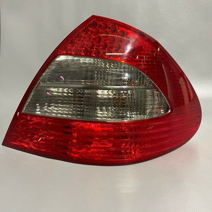 A2118202664 MERCEDES BENZ E350 TAIL LIGHT RIGHT PASSENGER SIDE E550 2007 2008 2009 LED OEM