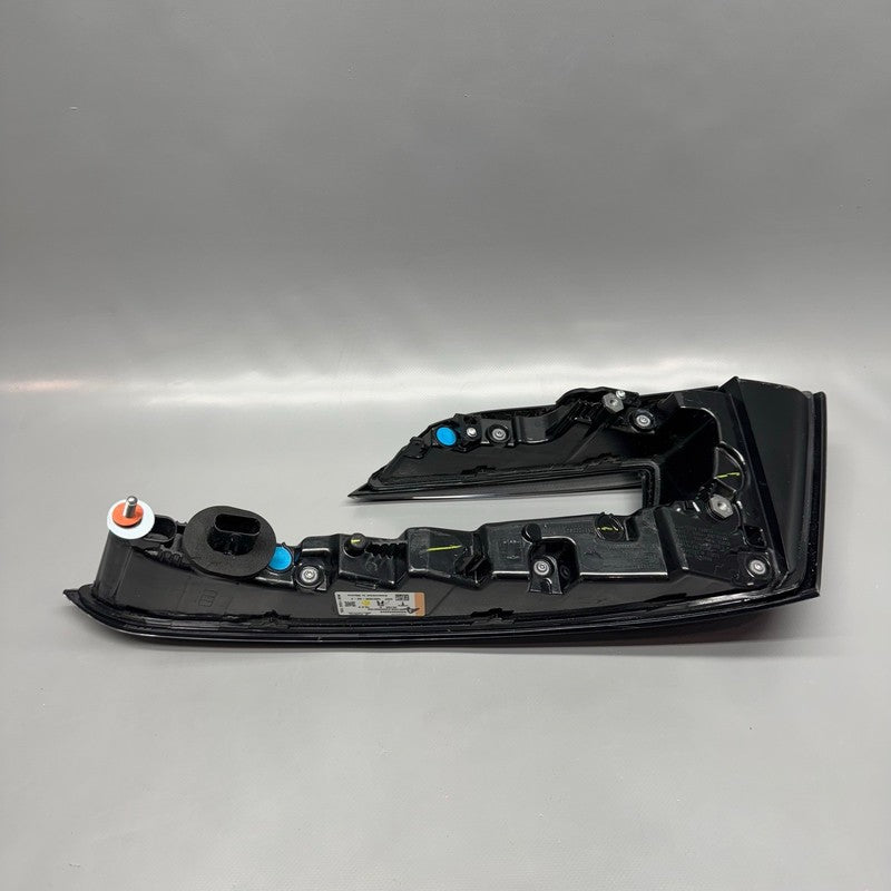 TESLA MODEL 3 TAIL LIGHT RIGHT PASSENGER 2024 2025 2026 OEM 1691500-00