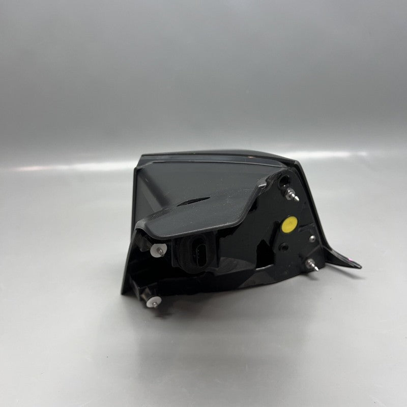 1502086-00-D TESLA MODEL Y TAIL LIGHT LEFT DRIVER 2020 2021 2022 2023 2024 OEM 1502086-00-D