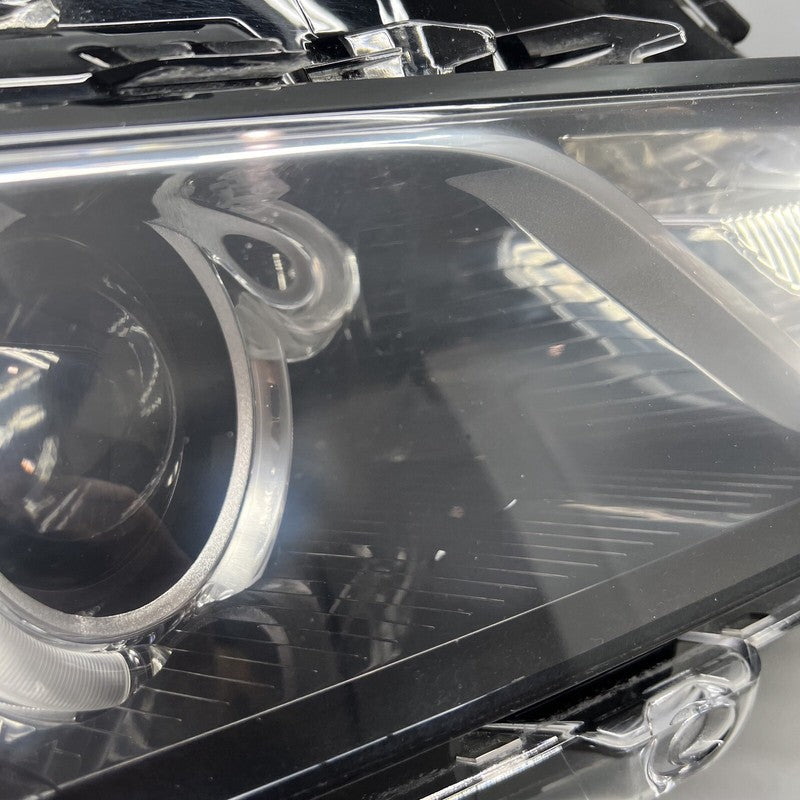 844346443 CHEVY IMPALA HEADLIGHT RIGHT PASSENGER 2014 XENON OEM DAMAGED